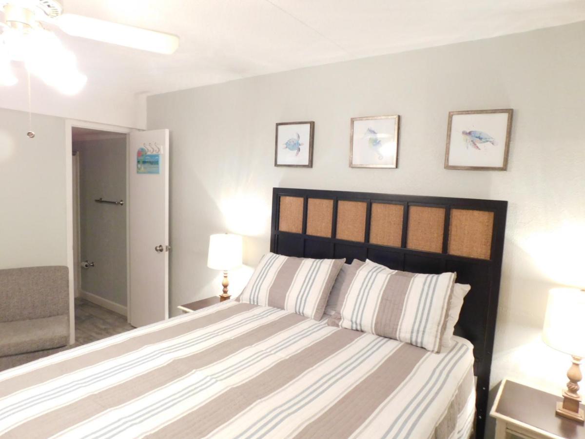 Budget Friendly Condo Perfect For A Romantic Getaway Within Walking Distance To The Beach! Gulf Shores Luaran gambar