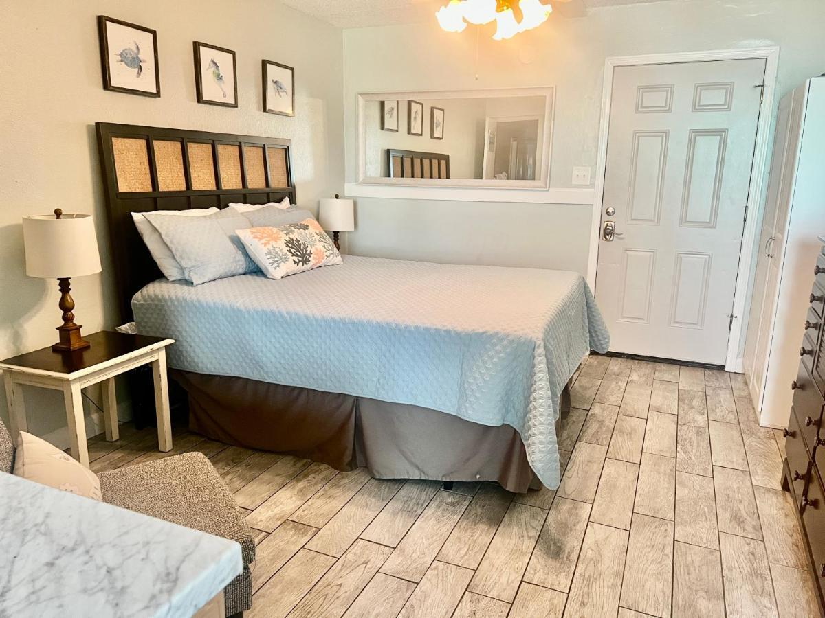 Budget Friendly Condo Perfect For A Romantic Getaway Within Walking Distance To The Beach! Gulf Shores Luaran gambar