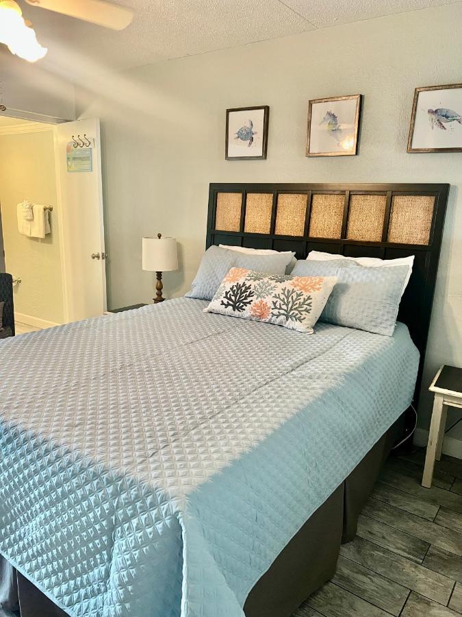 Budget Friendly Condo Perfect For A Romantic Getaway Within Walking Distance To The Beach! Gulf Shores Luaran gambar