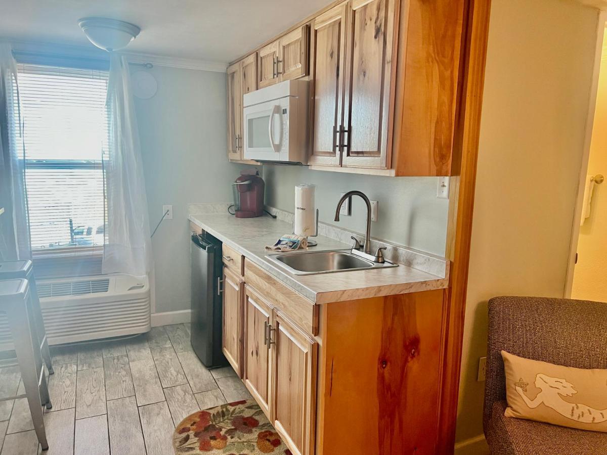 Budget Friendly Condo Perfect For A Romantic Getaway Within Walking Distance To The Beach! Gulf Shores Luaran gambar